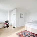 Paris - Auteuil - 70M2, Balconies, Sun, Renovated - Fits 5