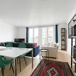 Paris - Auteuil - 70M2, Balconies, Sun, Renovated - Fits 5